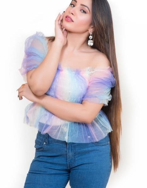Escorts Hirra in Dubai