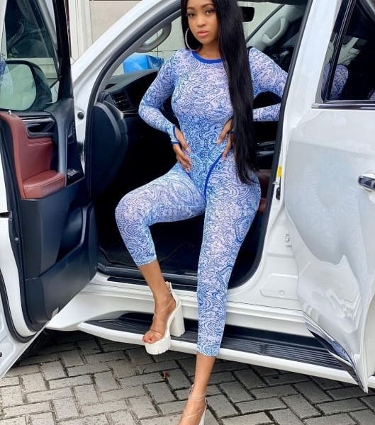 Escorts Gnell in Dubai