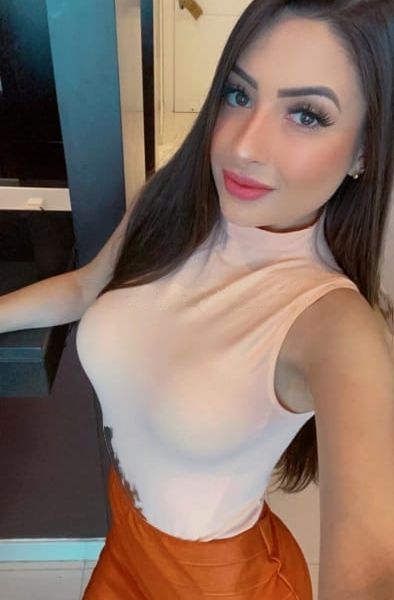 Escorts Sabrina in Dubai