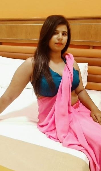 Escorts Zoya Busty in Dubai