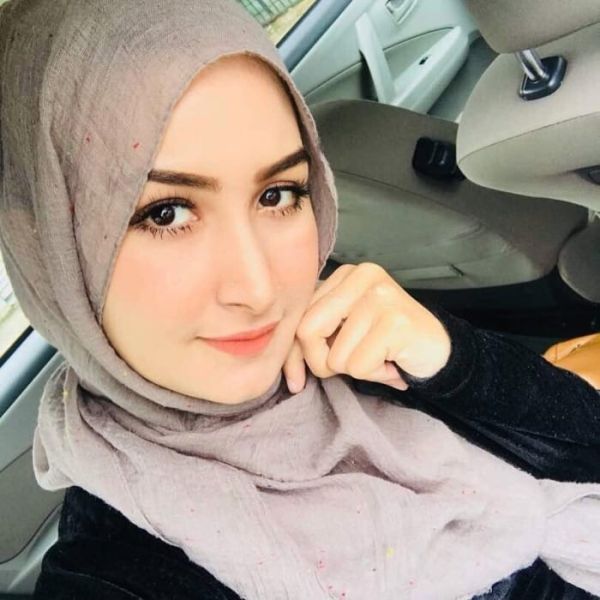 Escorts Fatima in Dubai