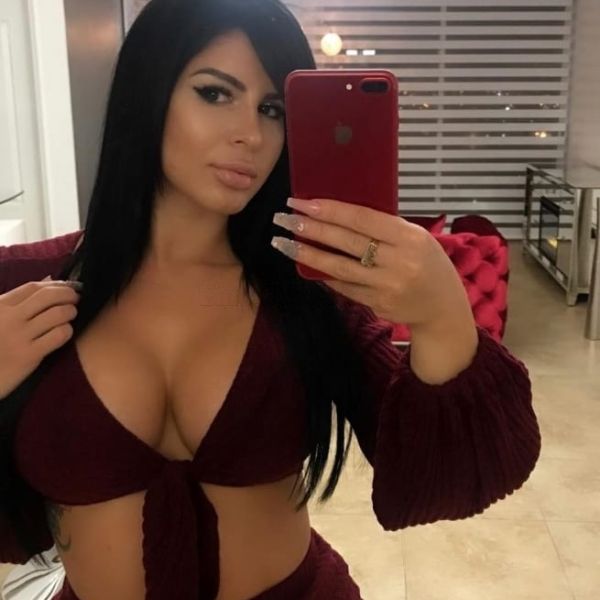 Escorts Neynabae in Dubai