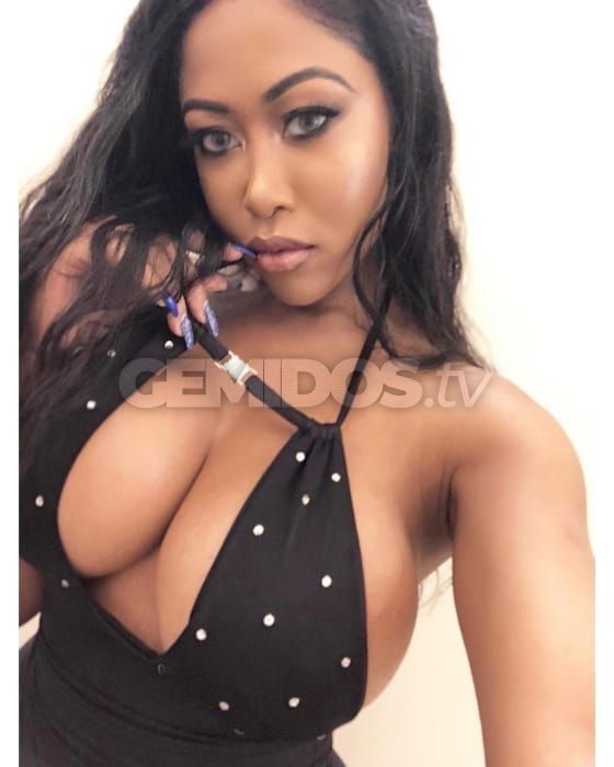 Pretty Samantha Morial