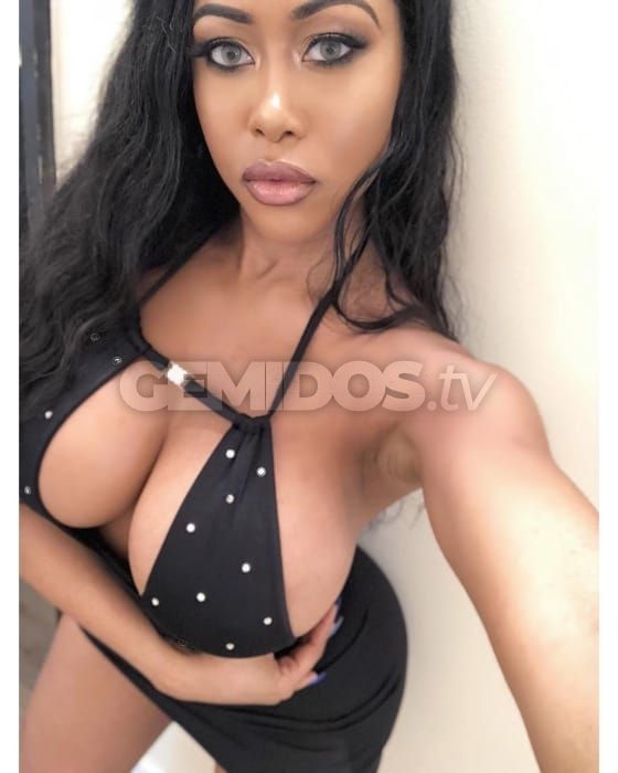 Pretty Samantha Morial