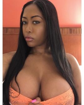 Pretty Samantha Morial