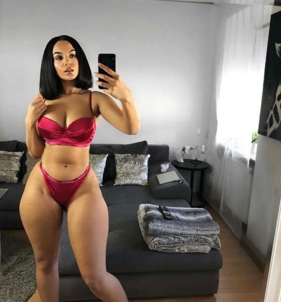 Escorts Eva in Dubai