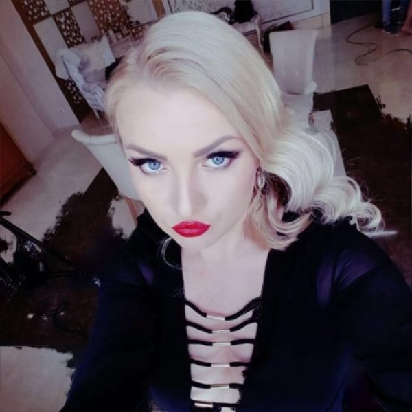 Escorts Petite Anna from Estonia in Dubai