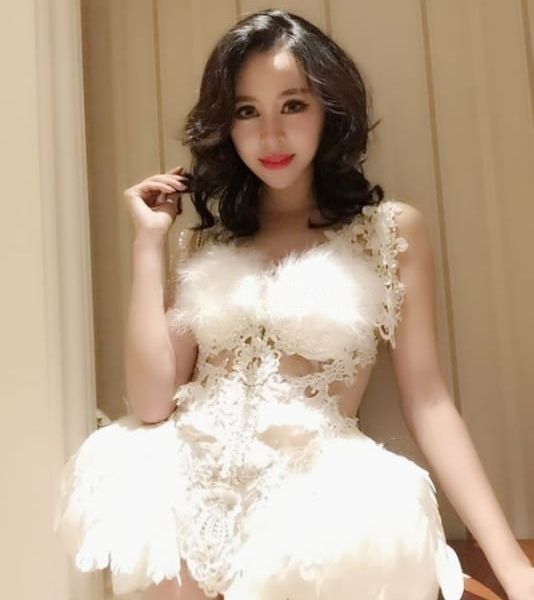 Escorts Big boobs passionated Scarlet in Dubai