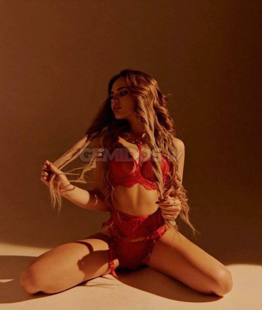 Rehina StTropez