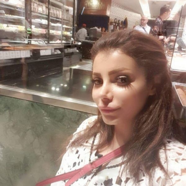 Kinesiologas Sara Arab Girl en Istanbul