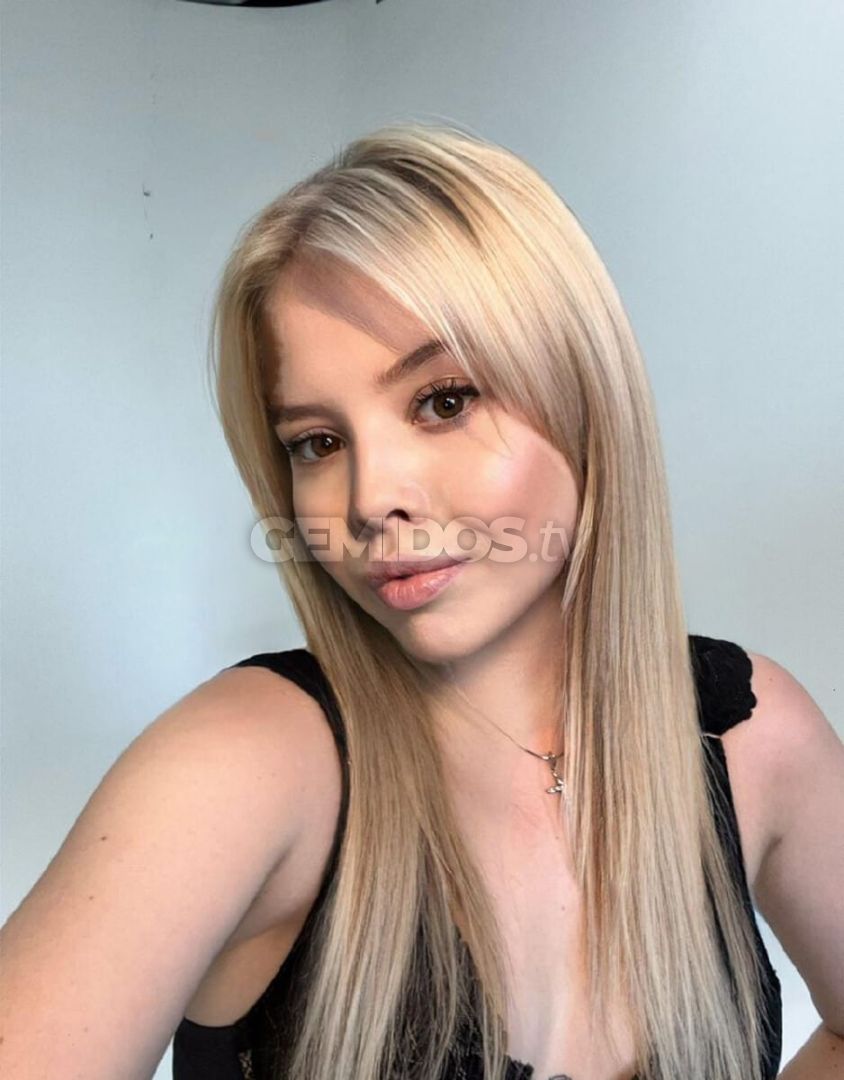 Young Anna 19 years