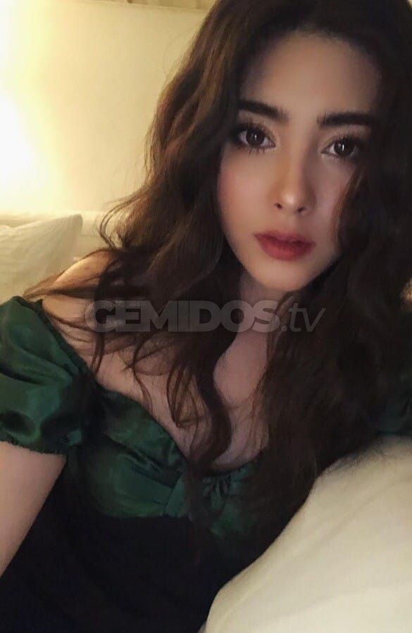 Model Sara