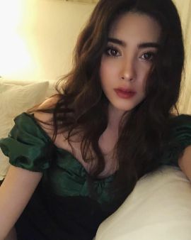 Model Sara