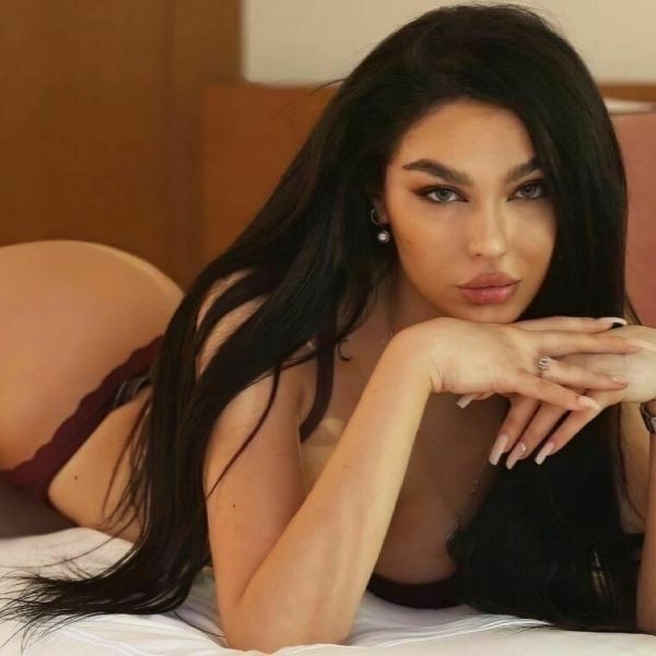 Escorts Deli en Riyadh