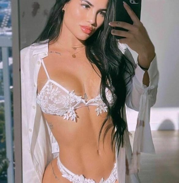 Escorts Neny in Riyadh