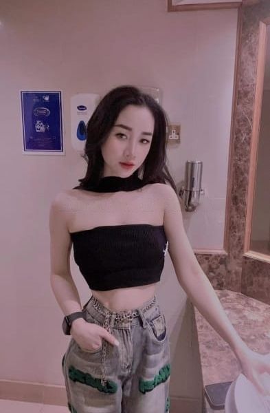 Escorts Pineapple en Dubai