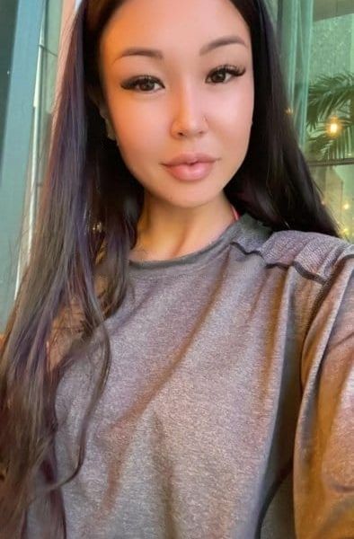 Escorts Tatu en Dubai