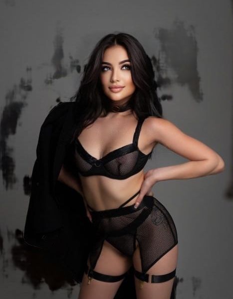 Escorts Adel in Dubai