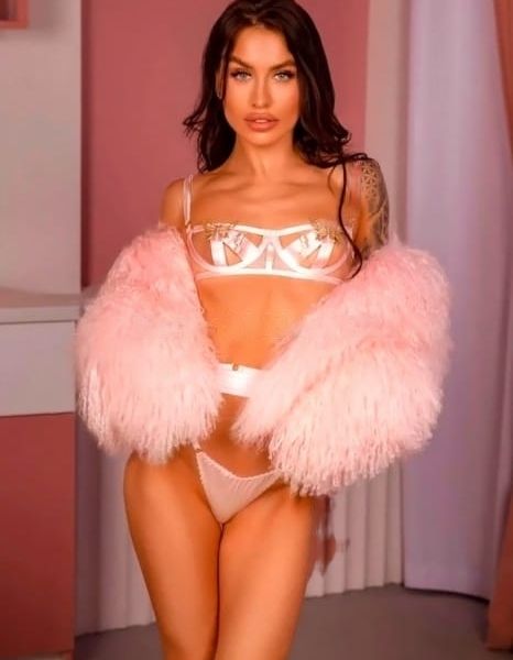 Escorts Vanessa 	 Dubai
