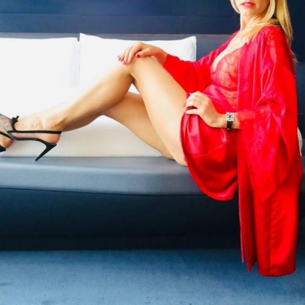 Escorts Gloria Lily en Dubai