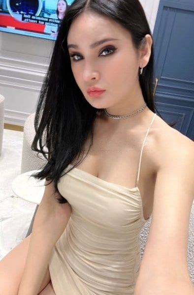 Escorts Lyli in Dubai