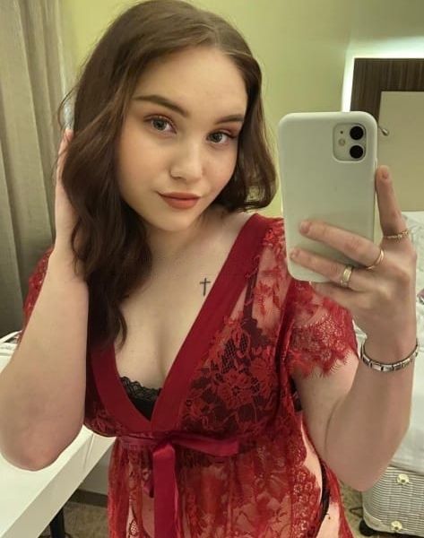 Escorts Aiza in Dubai