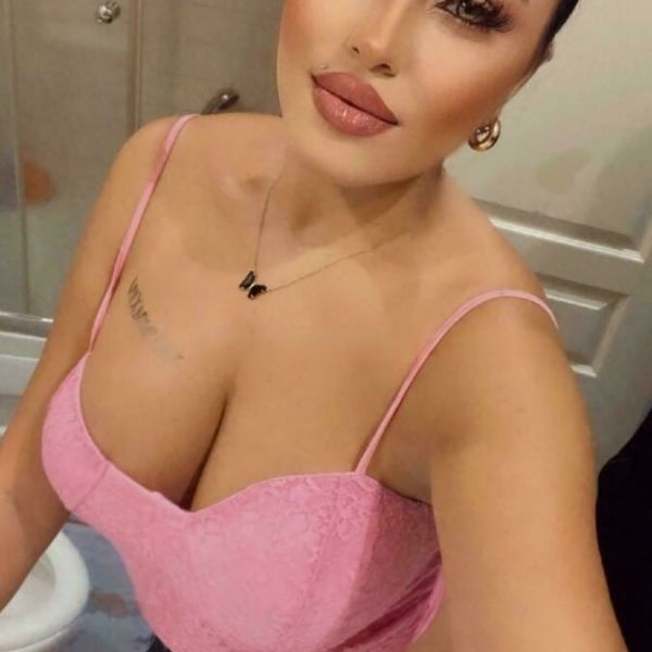 Escorts Naz en Istanbul