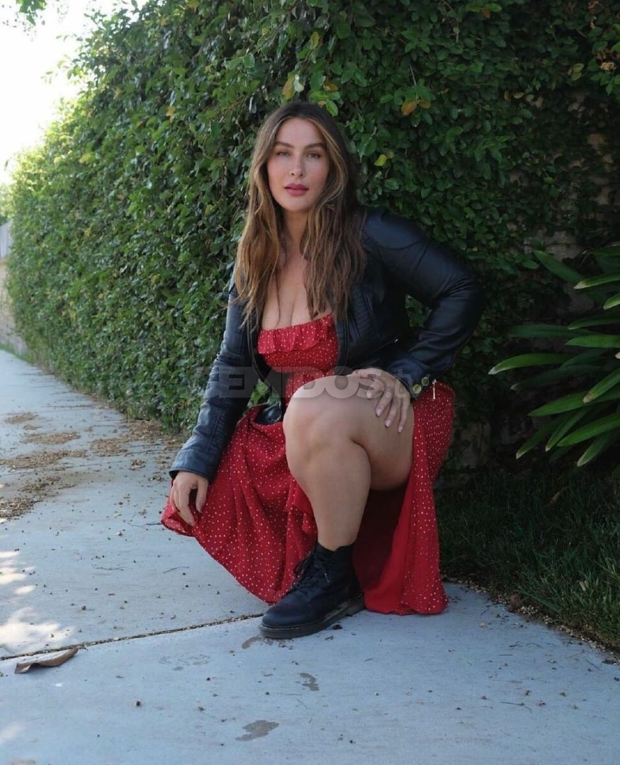 Chelsea MILF Natural