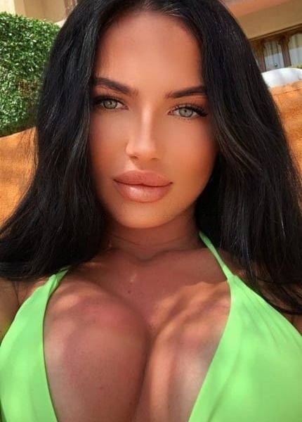 Escorts Mika in Dubai