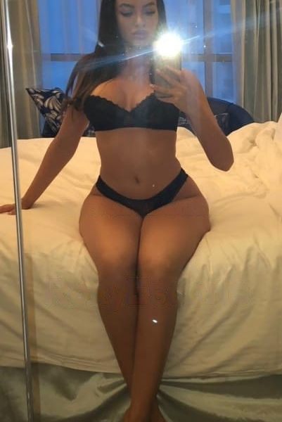 Escorts Zara in Dubai