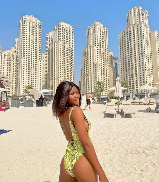 Escorts Becky in Dubai