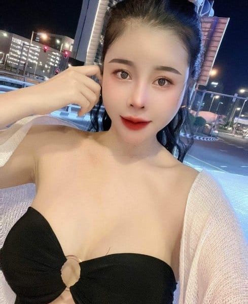Escorts Lina in Dubai