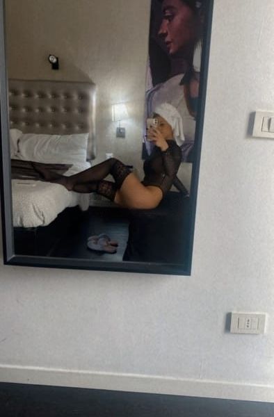 Escort Kira a Milano