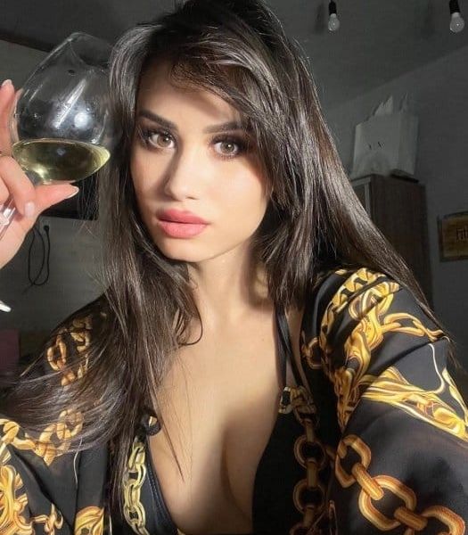 Escorts Tais 	 Dubai