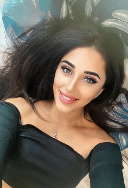 Escorts Aya in Dubai