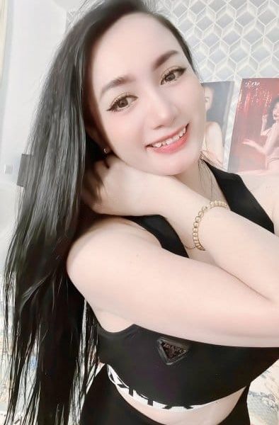 Escorts Kim in Dubai