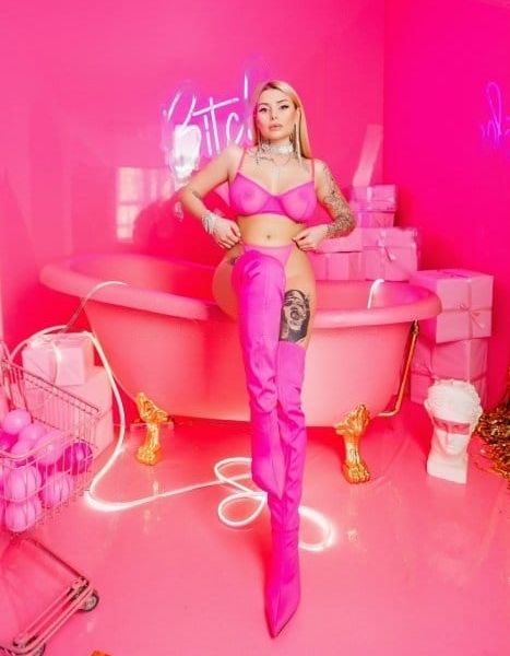 Escorts Mari in Dubai