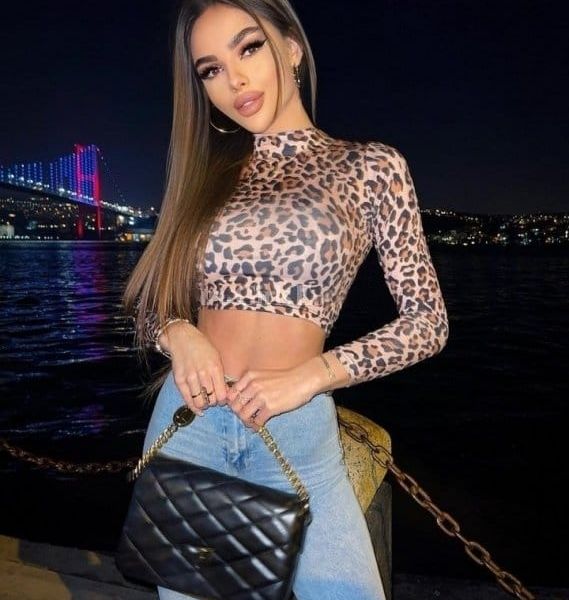 Escorts Selena en Dubai