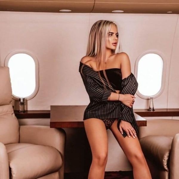 Escorts Nika in Dubai