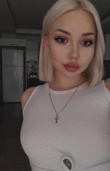 Escort Adel 	 Dubai