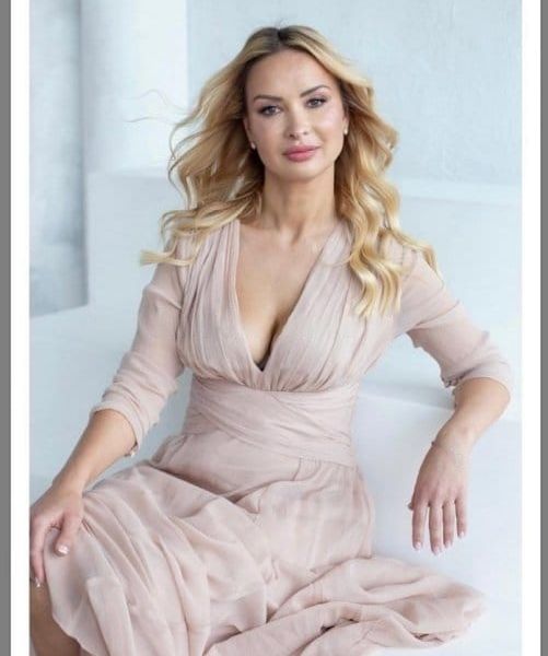 Escorts Oksi in Dubai