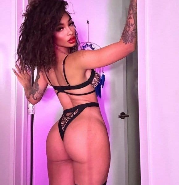 Escorts Jessi in Dubai