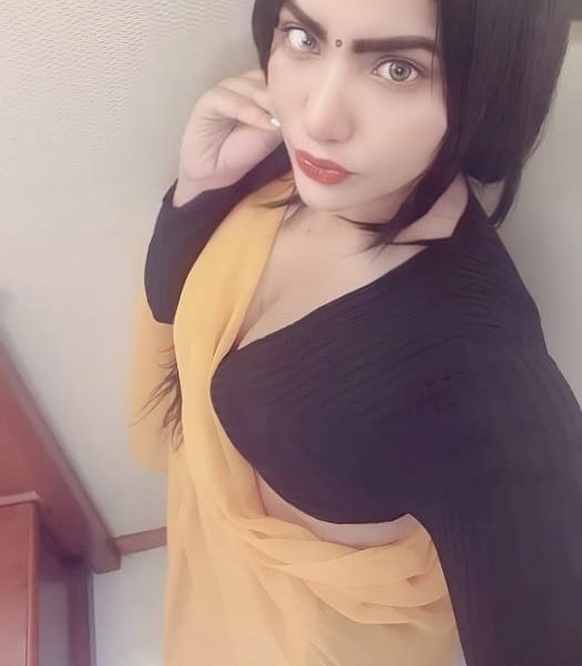 Escorts Komal in Dubai