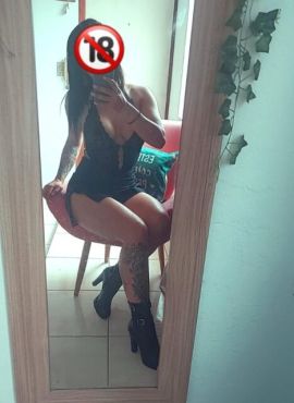 Flávia Bueno