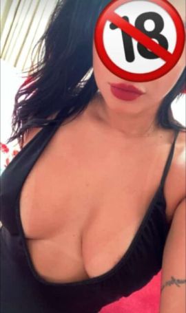 Flávia Bueno
