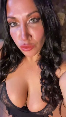 Mia