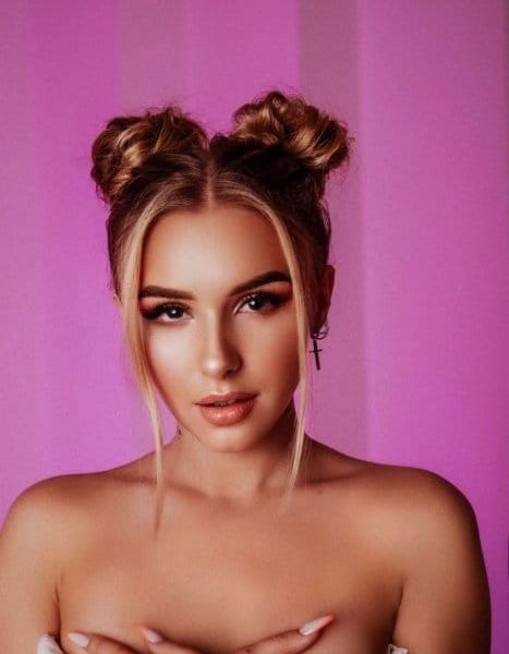 Escorts Emma in Dubai