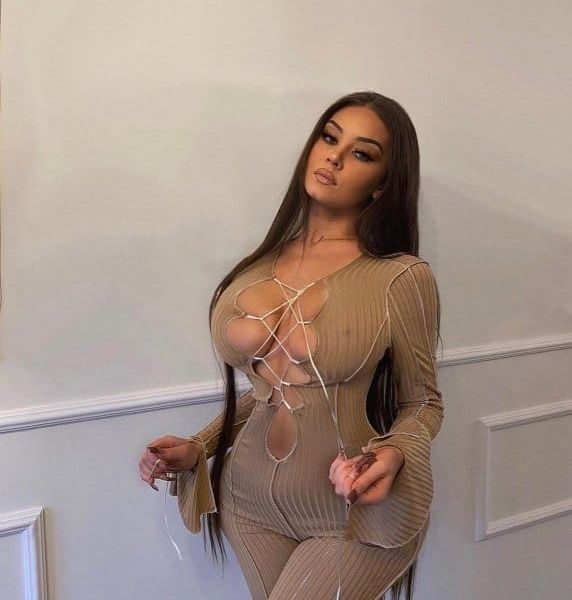 Escorts Rose in Dubai