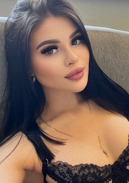 Escorts Arina in Dubai