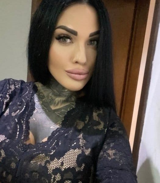 Escorts Karina in Dubai